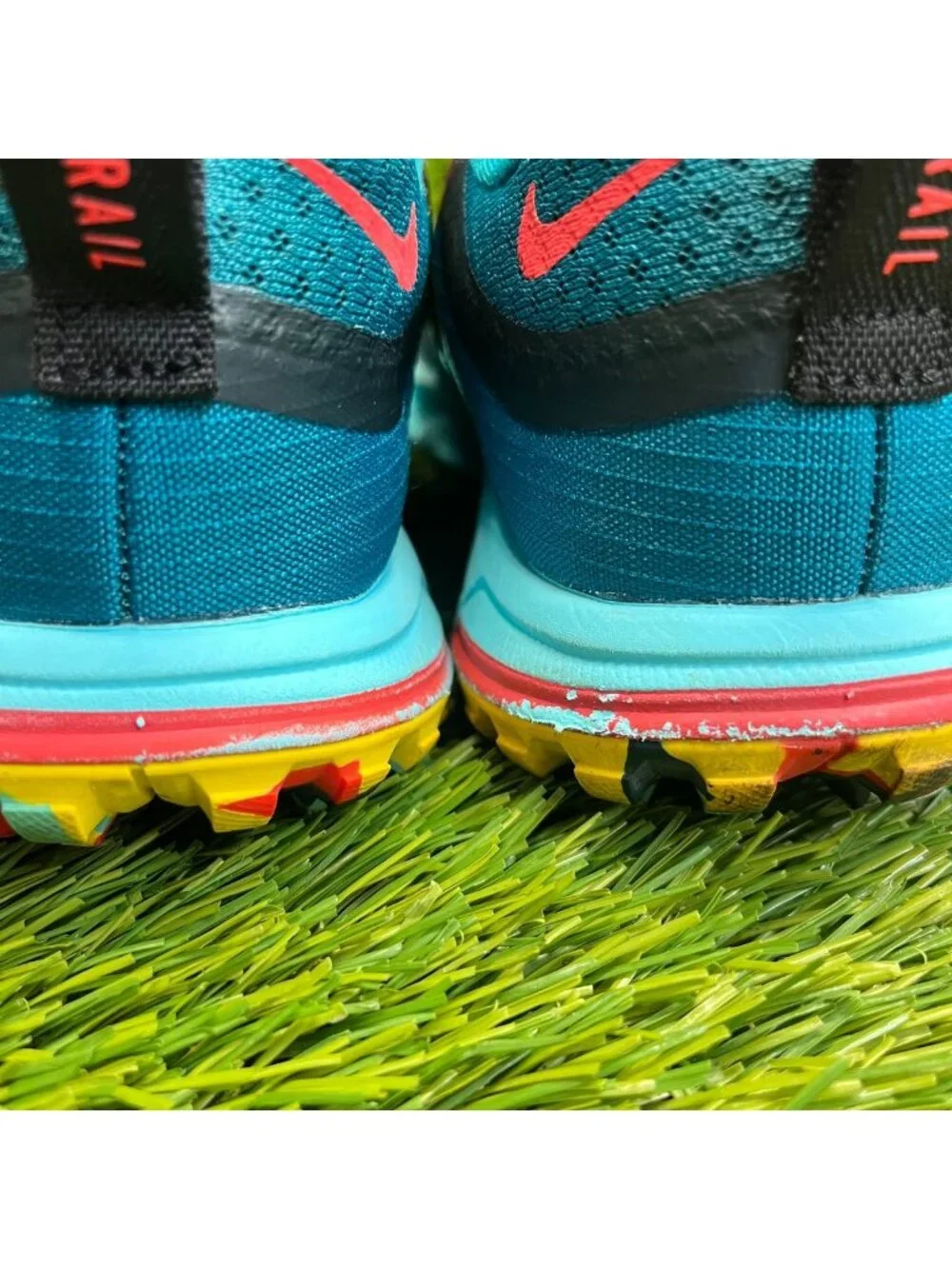 Nike Air Zoom Wildhorse 5 Womens Size 8 Blue Red Athletic Running Shoes Sneakers